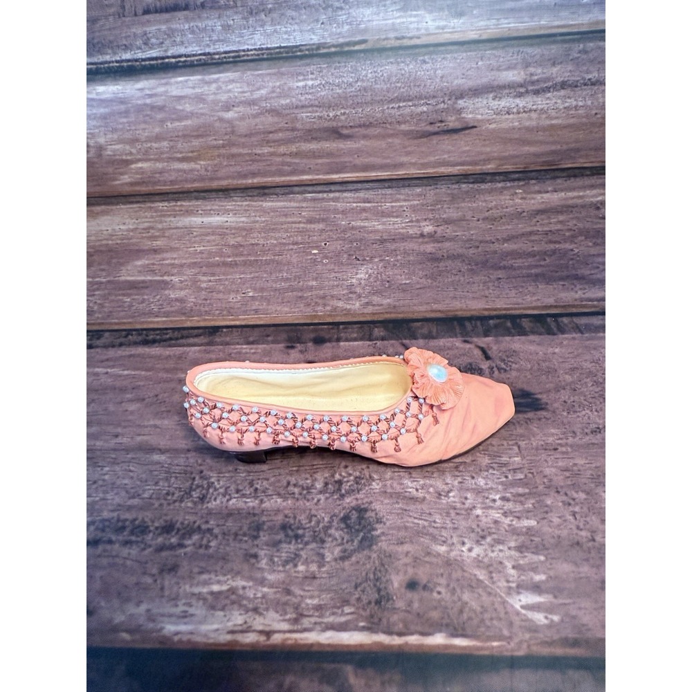 Just The‎ Right Shoe - By Raine -Collectable Shoe Figurine- Tassels 1999